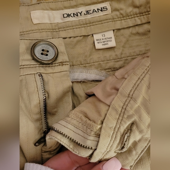 DKNY Stitch-Stripe Stretch Crop Pants - Picture 6 of 10